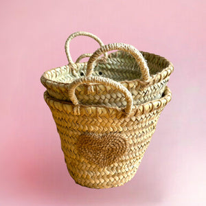 NEW: Small basket bag made of palm leaf with embroidery