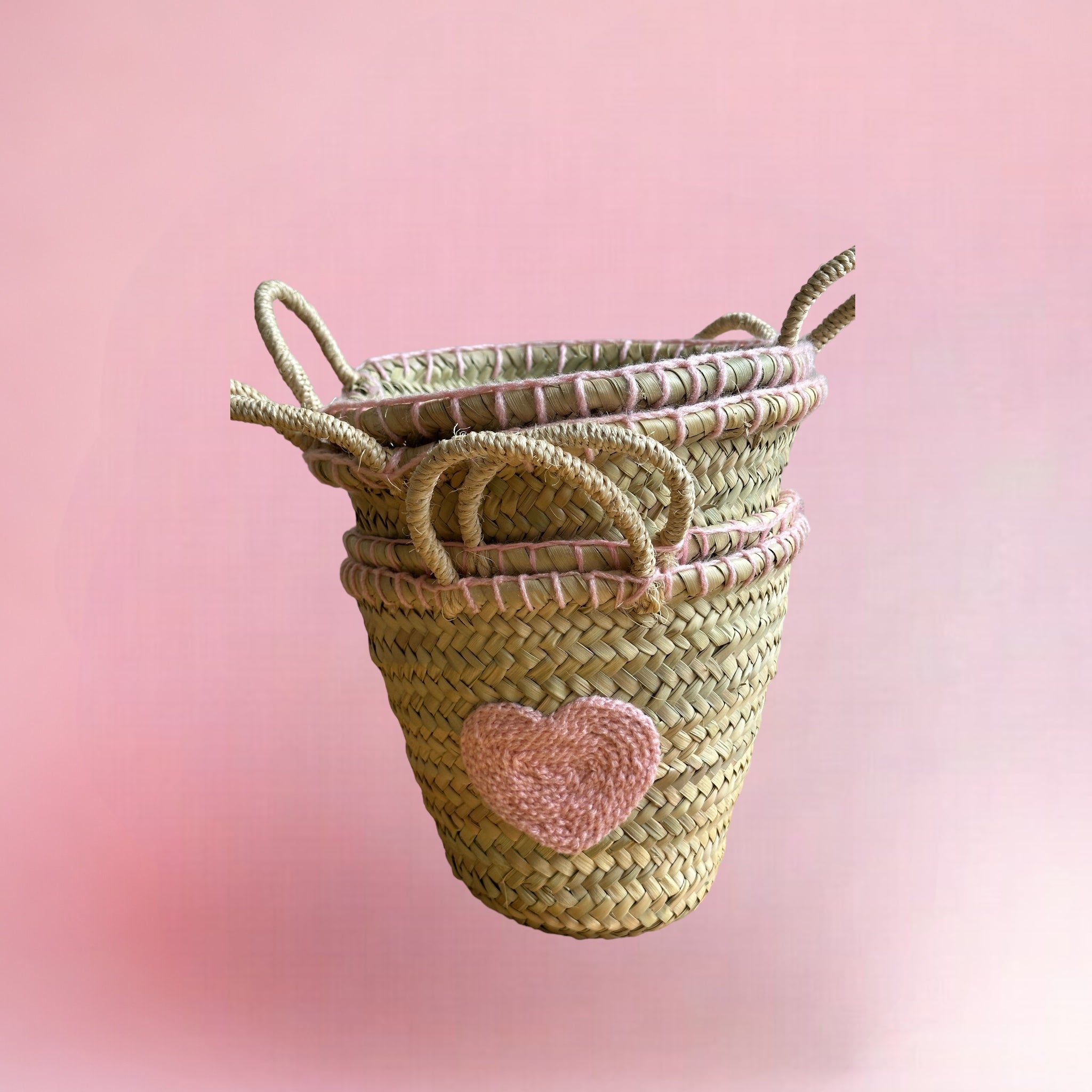 NEW: Small basket bag made of palm leaf with embroidery