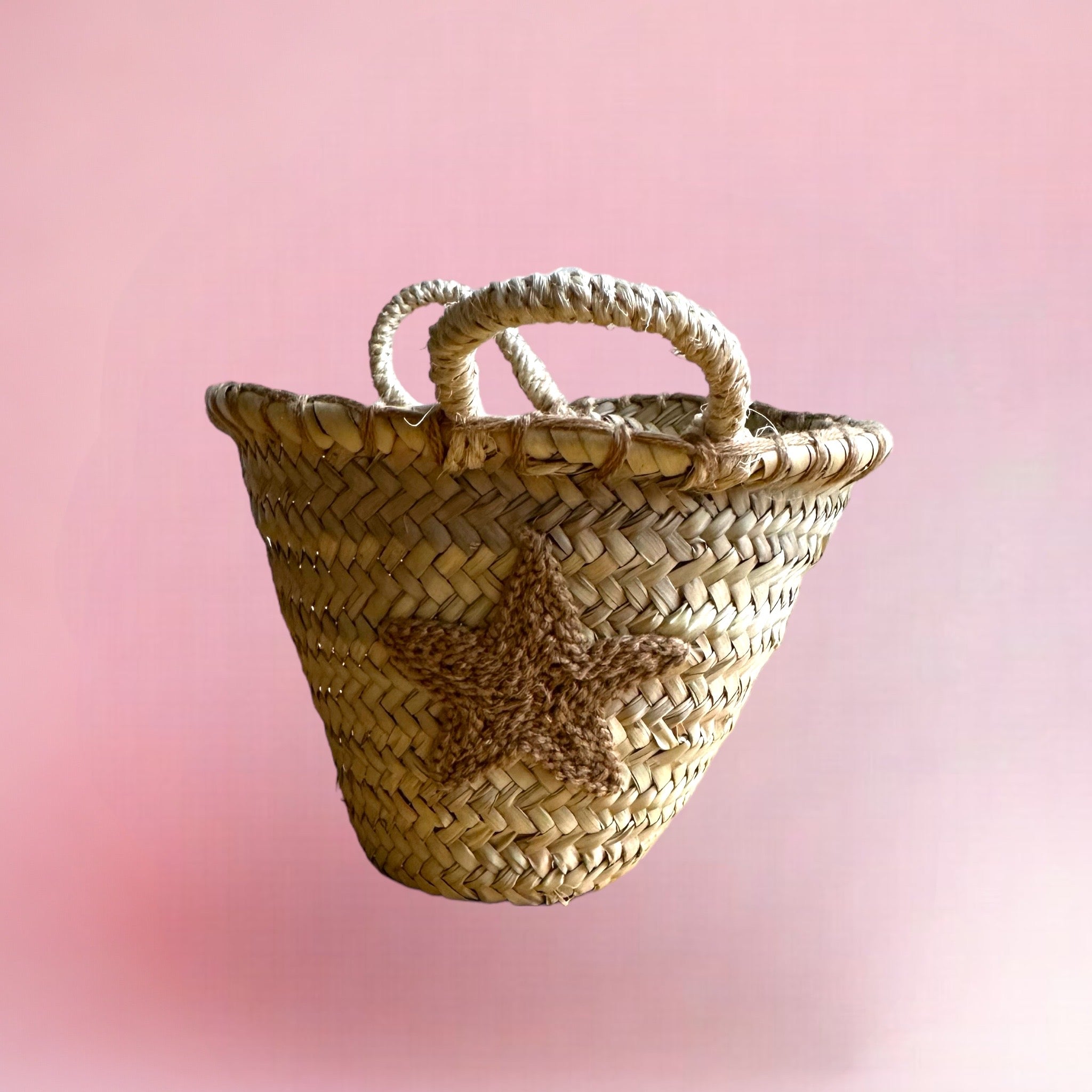 NEW: Small basket bag made of palm leaf with embroidery